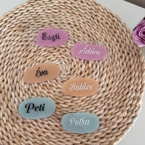 festett plexi lapok keresztnévvel