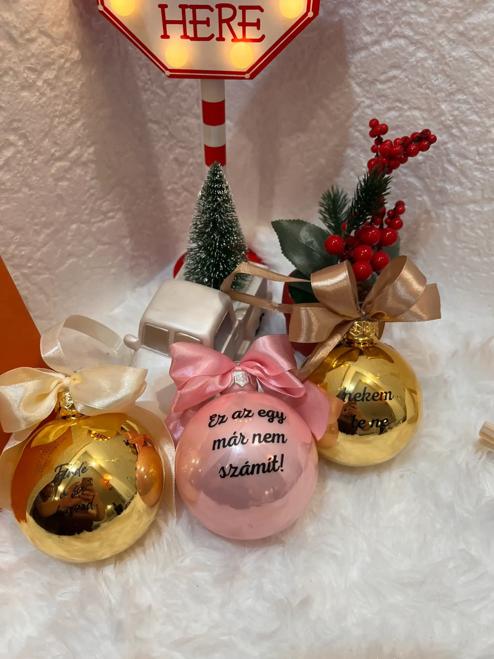 Többféle-vicces-feliratos-karácsonyfadísz