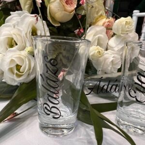 Neves pálinkás pohár